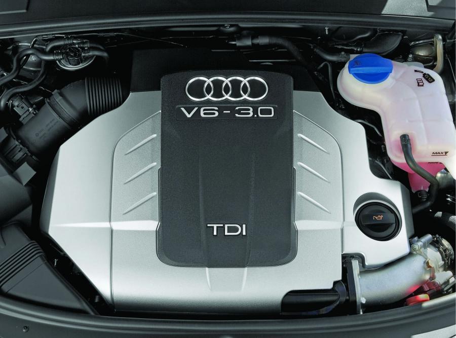 Моторный отсек Audi A6 Allroad 3.0 TDI Quattro (4F, C6) 2006 года  (фото 15 из 33)